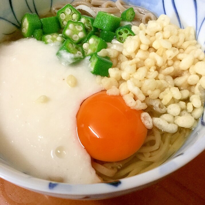 オクラ入り♪月見とろろ蕎麦